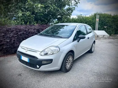 Usata Fiat Punto Evo Active 69 CV (50 kW) 2011 Grigio Utilitaria