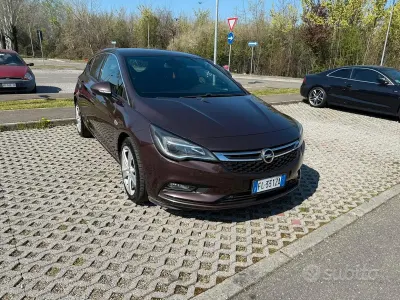 Usata Opel Astra 136 CV (100 kW) 2017 Marrone Berlina