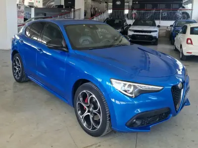 Usata Alfa Romeo Stelvio Veloce 210 CV (154 kW) 2022 Blu/azzurro SUV