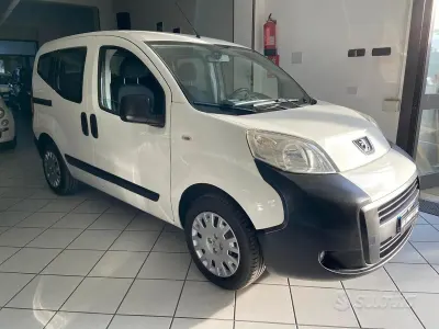 Usata Peugeot Bipper 75 CV (55 kW) 2012 Bianco Monovolume