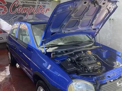 Usata Opel Corsa 40 CV (29 kW) 1999 Blu Berlina