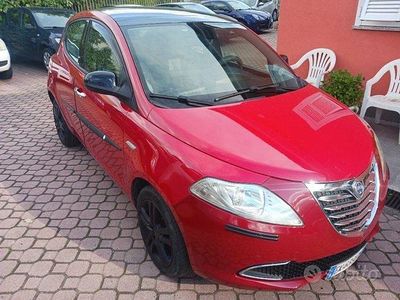 Usata Lancia Ypsilon 69 CV (50 kW) 2011 Rosso Utilitaria