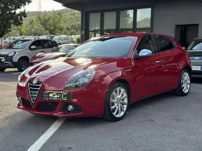 Usata Alfa Romeo Giulietta 120 CV (88 kW) 2015 Rosso Utilitaria