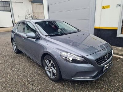 Usata Volvo V40 R-Design Kinetic 152 CV (111 kW) 2015 Grigio Berlina