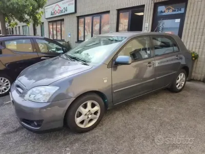 Usata Toyota Corolla Sol 90 CV (66 kW) 2006 Grigio Berlina