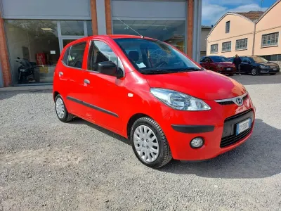 Usata Hyundai i10 Style 63 CV (46 kW) 2009 Rosso Utilitaria