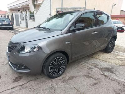 Usata Lancia Ypsilon S 69 CV (50 kW) 2022 Grigio Utilitaria