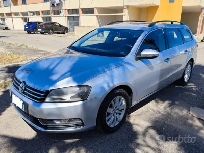 Usata VW Passat 105 CV (77 kW) 2011 Grigio Station wagon