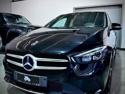 Usata Mercedes B200 150 CV (110 kW) 2019 Nero Monovolume