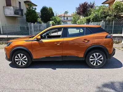 Usata Peugeot 2008 110 CV (80 kW) 2020 SUV