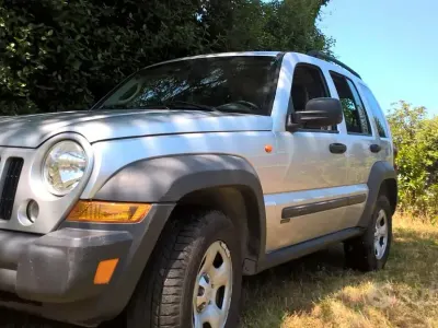 Usata Jeep Cherokee 143 CV (105 kW) 2008 SUV