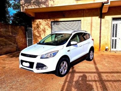 Usata Ford Kuga Titanium 120 CV (88 kW) 2015 Bianco SUV