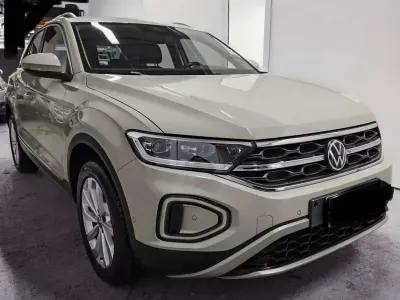 Usata VW T-Roc Edition 150 CV (110 kW) 2024 Beige SUV