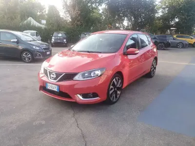 Usata Nissan Pulsar Tekna 190 CV (139 kW) 2016 Rosso Utilitaria