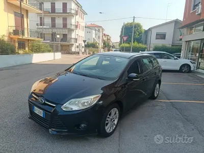 Usata Ford Focus 115 CV (84 kW) 2012 Nero Station wagon