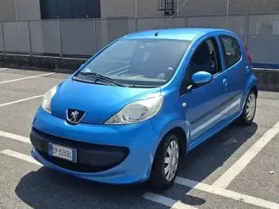 Usata Peugeot 107 Urban Move 68 CV (50 kW) 2008 Bluazzurro Utilitaria