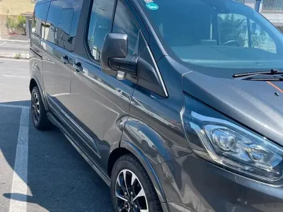 Usata Ford Tourneo 170 CV (125 kW) 2023 Grigio Monovolume