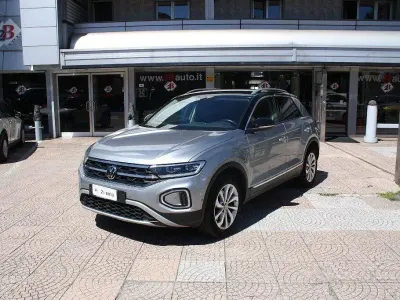 Usata VW T-Roc Style 150 CV (110 kW) 2023 Grigio SUV