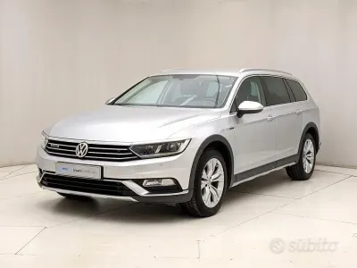 Usado VW Passat Business 190 CV (139 kW) 2018 Gris Familiar