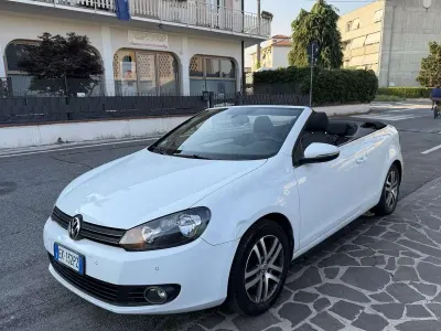 Usata VW Golf Cabriolet 105 CV (77 kW) 2011 Bianco Cabrio