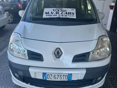 Usata Renault Modus Dynamique 75 CV (55 kW) 2010 Bianco Monovolume