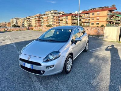Usata Fiat Punto Lounge 85 CV (62 kW) 2015 Argento Utilitaria