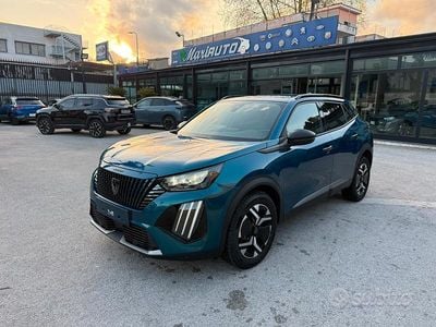 Usata Peugeot 2008 Allure 102 CV (75 kW) 2025 Verde SUV