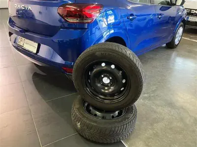 Usata Dacia Sandero Expression 91 CV (66 kW) 2023 Blu scuro Berlina