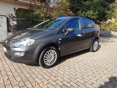 Usata Fiat Punto Lounge 69 CV (50 kW) 2017 Grigio Utilitaria