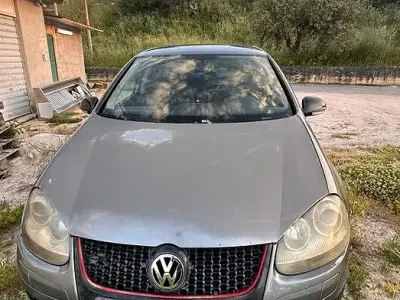 Begagnad VW Golf V 105 HK (77 kW) 2007 Grå Sedan