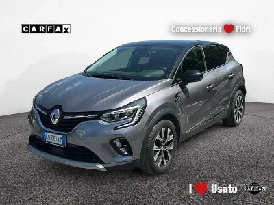 Usata Renault Captur Intens 101 CV (74 kW) 2023 Grigio SUV