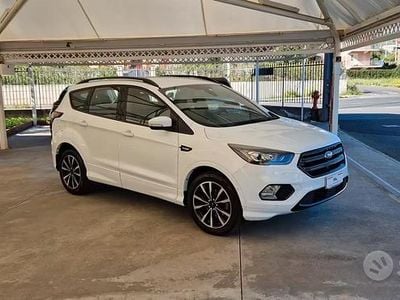 Usata Ford Kuga ST-Line X 120 CV (88 kW) 2019 Bianco SUV