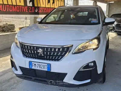 Usata Peugeot 3008 Business-Line 120 CV (88 kW) 2018 Bianco SUV