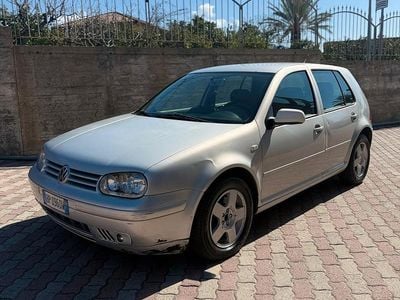 Usata VW Golf IV 90 CV (66 kW) 2000 Argento Berlina