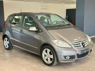 Usata Mercedes A180 Elegance 109 CV (80 kW) 2012 Grigio Berlina