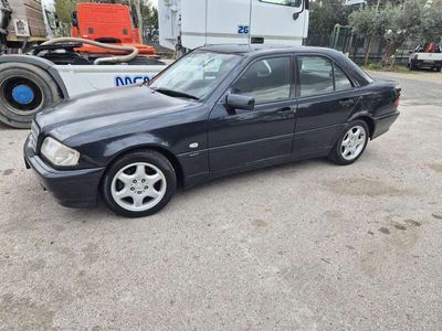 Mercedes C200