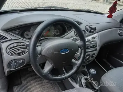 Usata Ford Focus 2004 Grigio Berlina