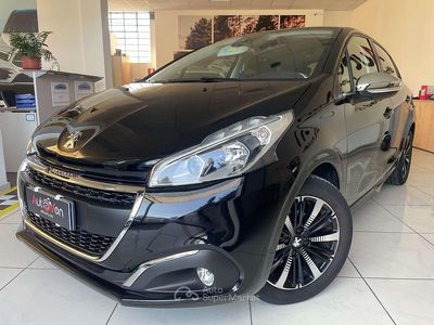 Usata Peugeot 208 Signature Sky 83 CV (61 kW) 2019 Nero met Utilitaria
