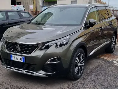 Usado Peugeot 5008 Allure 131 HP (96 kW) 2019 SUV