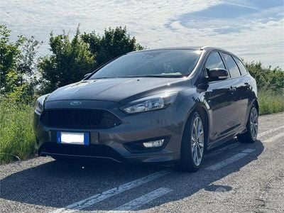Grigio Usata 2018 Ford Focus ST-Line Station wagon | 16.000 € (Buon prezzo)
