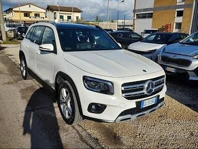 Usata Mercedes GLB200 Business 149 CV (109 kW) 2021 Bianco SUV