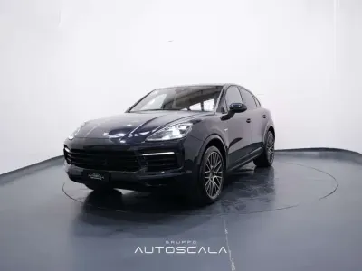 Usata Porsche Cayenne 340 CV (250 kW) 2020 Biskayablau m5e SUV