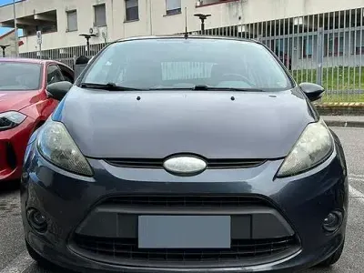 Usata Ford Fiesta 97 CV (71 kW) 2010 Berlina