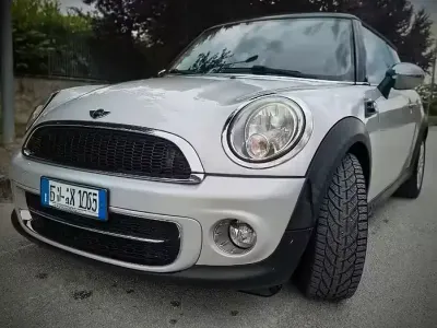 Usata Mini Cooper D 122 CV (89 kW) 2011 Bianco Utilitaria