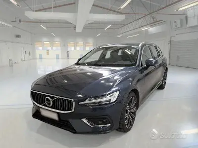 Usata Volvo V60 Inscription 250 CV (183 kW) 2020 Grigio Station wagon
