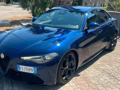Usata Alfa Romeo Giulia Veloce 180 CV (132 kW) 2018 Bluazzurro Berlina
