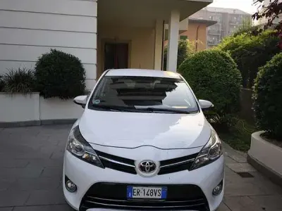 Usata Toyota Verso 132 CV (97 kW) 2014 Monovolume