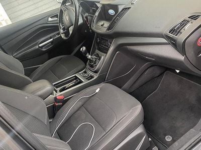 Usata Ford Kuga 150 CV (110 kW) 2017 Grigio SUV