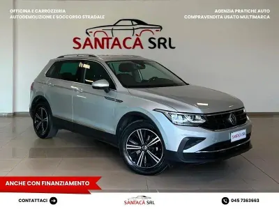 Usata VW Tiguan Life 131 CV (96 kW) 2021 Argento SUV