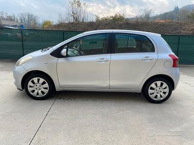Usata Toyota Yaris 2007 Grigio Berlina